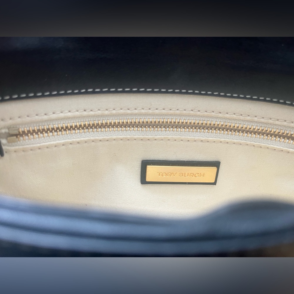 Tory Burch Miller Envelope Wallet - Picture 2 of 3